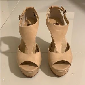 Nude Wedges